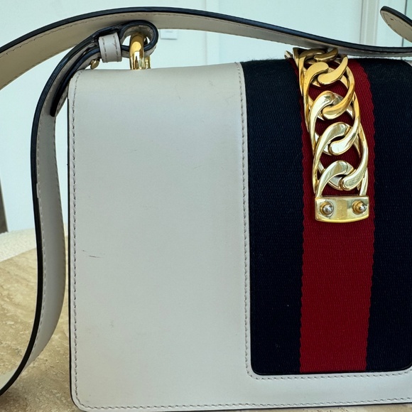 White Gucci Carlfskin Sylvie Shoulder Bag - Picture 4 of 10